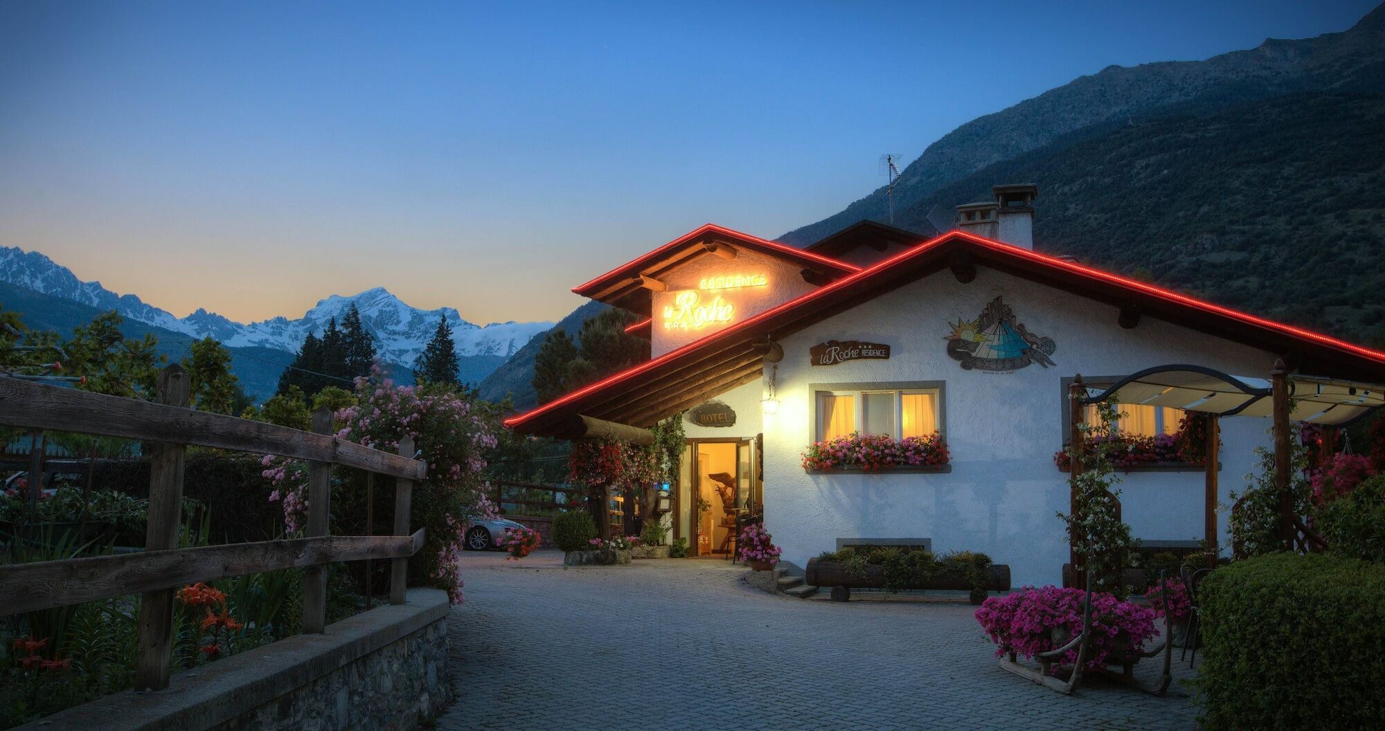 La Roche Hotel Appartments Aosta Exteriér fotografie